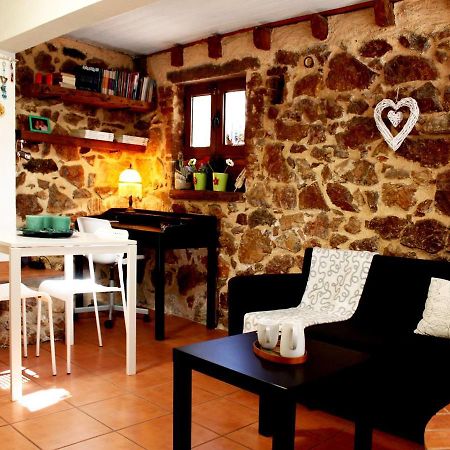 Sweet Stone Apartment In Imittos Афіни Екстер'єр фото